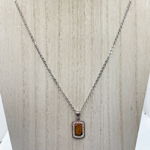 Virgen Necklace - Picture 2 of 5